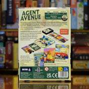 Trasera del juego 'Agent Avenue' disponible en Mana House – Faroleo inteligente, Colección de sets, Juego para mentes estratégicas, Vecindario lleno de secretos, Decisiones tácticas en cada turno.