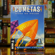 Portada del juego 'Kites' disponible en Mana House – Juego cooperativo, Cometas de colores, Relojes de arena, Coordinación en tiempo real, Diversión familiar al aire libre. Kites Time to Fly