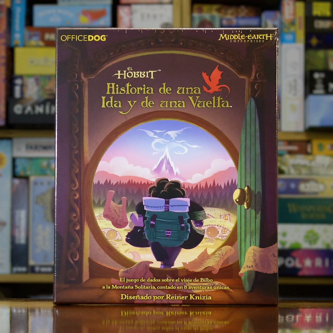 Portada del juego El Hobbit: Historia de una Ida y de una Vuelta disponible en Mana House – Aventura competitiva, Libro-juego por capítulos, Dados y recursos, Ambientado en la Tierra Media, Estilo narrativo. The Hobbit: There and Back Again