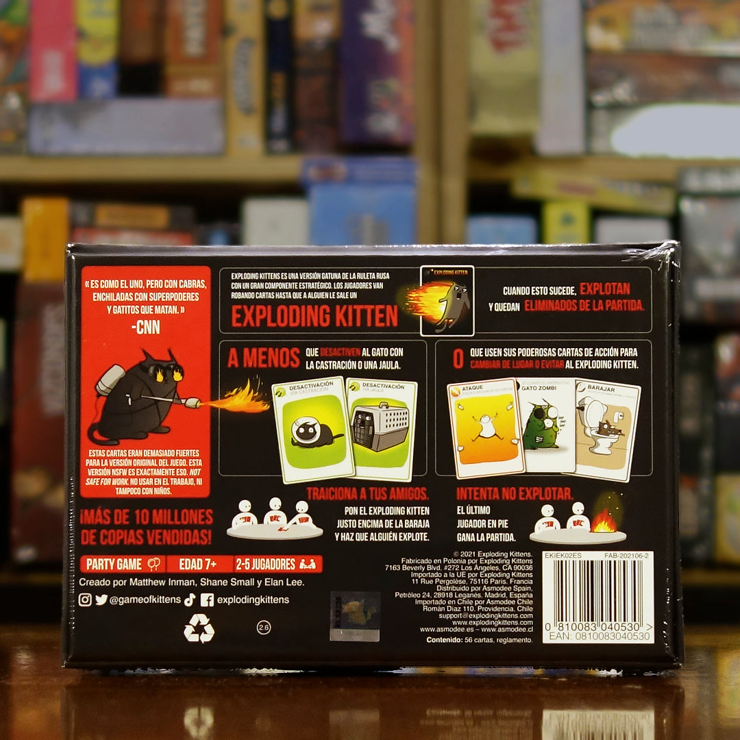 Vista trasera del juego de mesa 'Exploding Kittens: Edición NSFW' con detalles y componentes, en Mana House - Humor. Animales, Cartas, Humor.