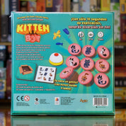 Trasera del juego de mesa 'Kitten Box' de Fractal Juegos disponible en Mana House - Componentes, Reglas, Fichas de Gatito, Cartas de Objetivo, Hotel de Gatitos.
