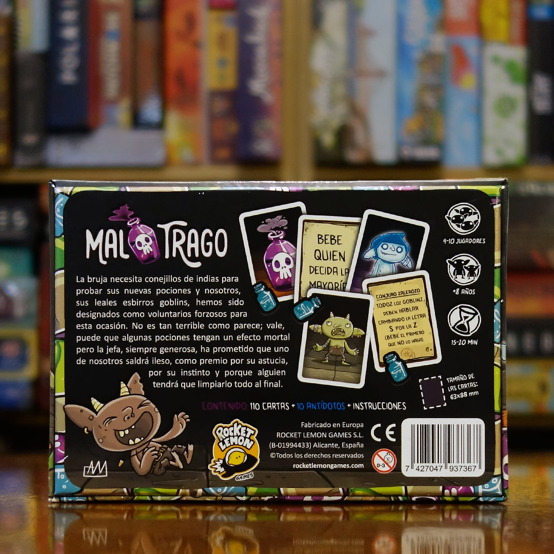 Trasera del juego Mal Trago disponible en Mana House – Juego rápido para 4 a 10 jugadores, Pociones mortales y antídotos, Conjuros y goblins alocados, Duración 15-20 minutos, Ideal para fiestas y grupos grandes.