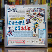 Trasera del juego de mesa 'Marvel United' disponible en Mana House - Componentes, Reglas, Mazos de Héroes, Misiones, Villanos como Red Skull y Ultron.