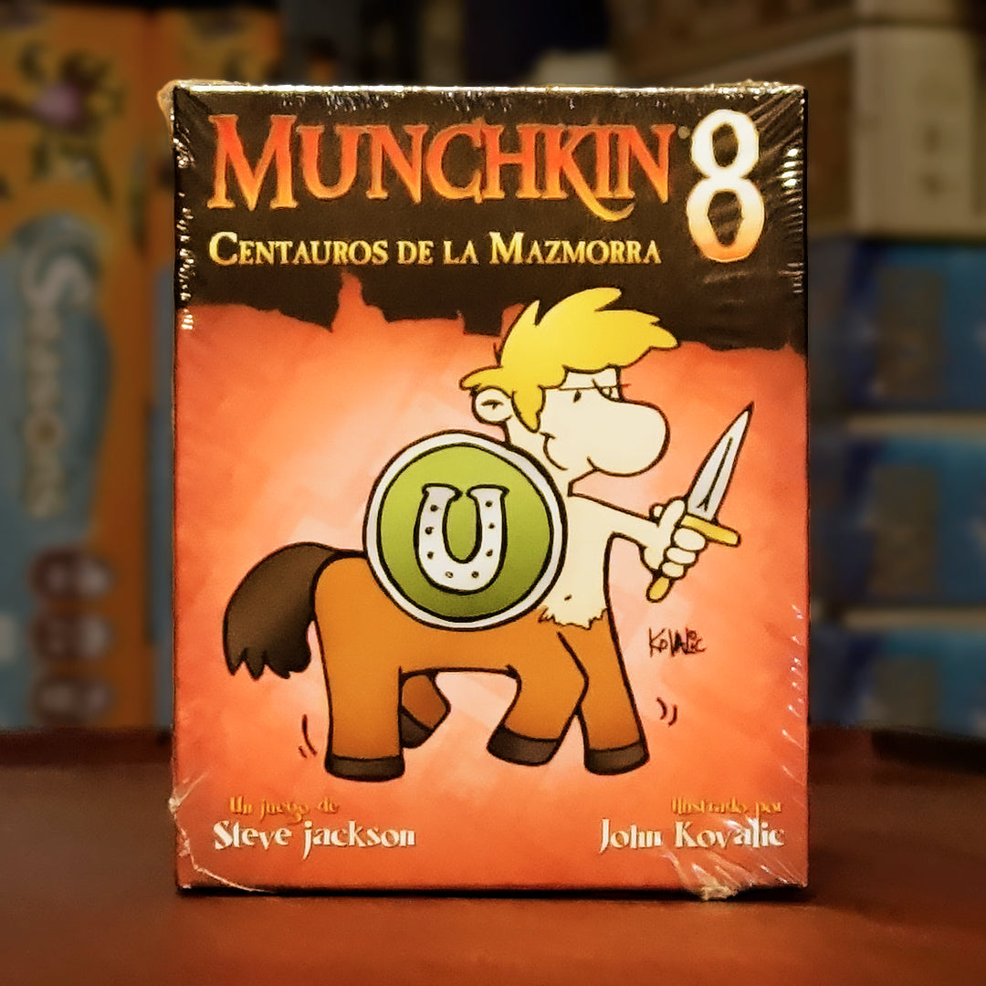 Portada de la expansión Munchkin 8: Centauros de la Mazmorra disponible en Mana House – Expansión para Munchkin, Nuevas razas Centauro y Hombre Lagarto, Potenciadores de Raza y Clase, Humor fantástico, Nuevos monstruos. Half Horse, Will Travel