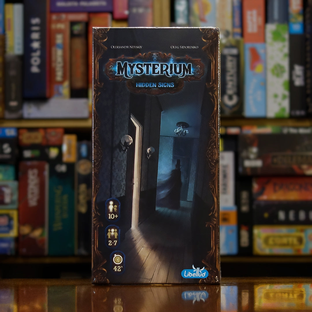Portada de la expansión 'Mysterium: Hidden Signs' disponible en Mana House – Expansión para Mysterium, Nuevas localizaciones y objetos, Más cartas de visión, Misterio y deducción, Estilo ilustrado atmosférico.