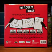 Trasera del juego 'Oráculo Loco' disponible en Mana House – Dos fases de juego, Dibujar usando líneas predeterminadas, Mezcla de dibujos y conceptos, Deducción sin comunicación verbal, Cuatro rondas de juego. Krakel Orakel. Mind the Lines