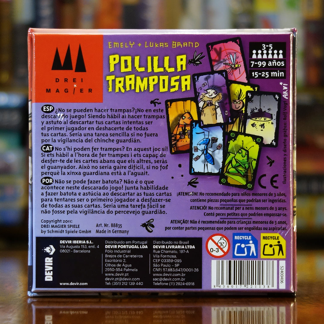 Trasera del juego de mesa 'Polilla Tramposa' disponible en Mana House – Componentes, Reglas, Chinche Guardiana, Descarte Secreto, Diversión Traviesa. 
Cheating Moth