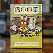 Portada de la expansión 'Root: Mazo de Exiliados y Partisanos' disponible en Mana House – Mazo alternativo, 54 cartas nuevas, Arte de Kyle Ferrin, Poderes persistentes, Expansión para Root.