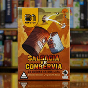 Portada del juego 'Salsacia vs Conservia' disponible en Mana House – Juego de destreza inspirado en 31 Minutos, Tarros lanzables, Humor absurdo, Conflicto del mar Despénsico, Ideal para toda la familia.