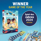 Portada del juego Sky Team disponible en Mana House – Juego cooperativo exclusivo para 2 jugadores, ambientado en la cabina de un avión; incluye dados, tablero y cartas de maniobra; ganador del premio Spiel des Jahres 2024 como Juego del Año. Winner