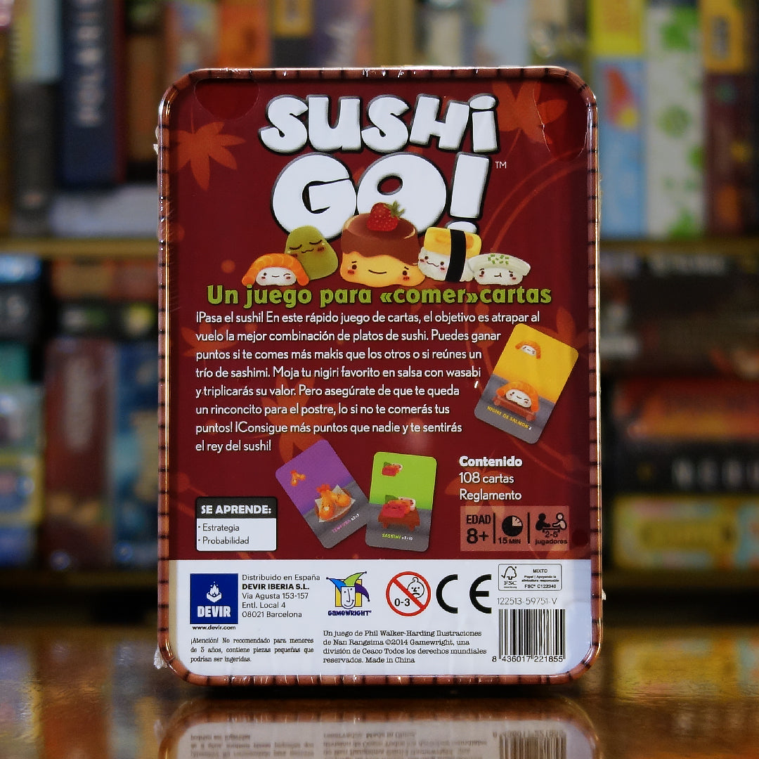 Trasera del juego de cartas 'Sushi Go!' disponible en Mana House - Componentes, Reglas, Cartas de Sushi, Puntuación por Sets, Juego Ágil.
